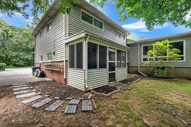 2720 31st Avenue, Rock Island, IL 61201