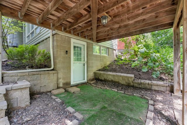 2720 31st Avenue, Rock Island, IL 61201
