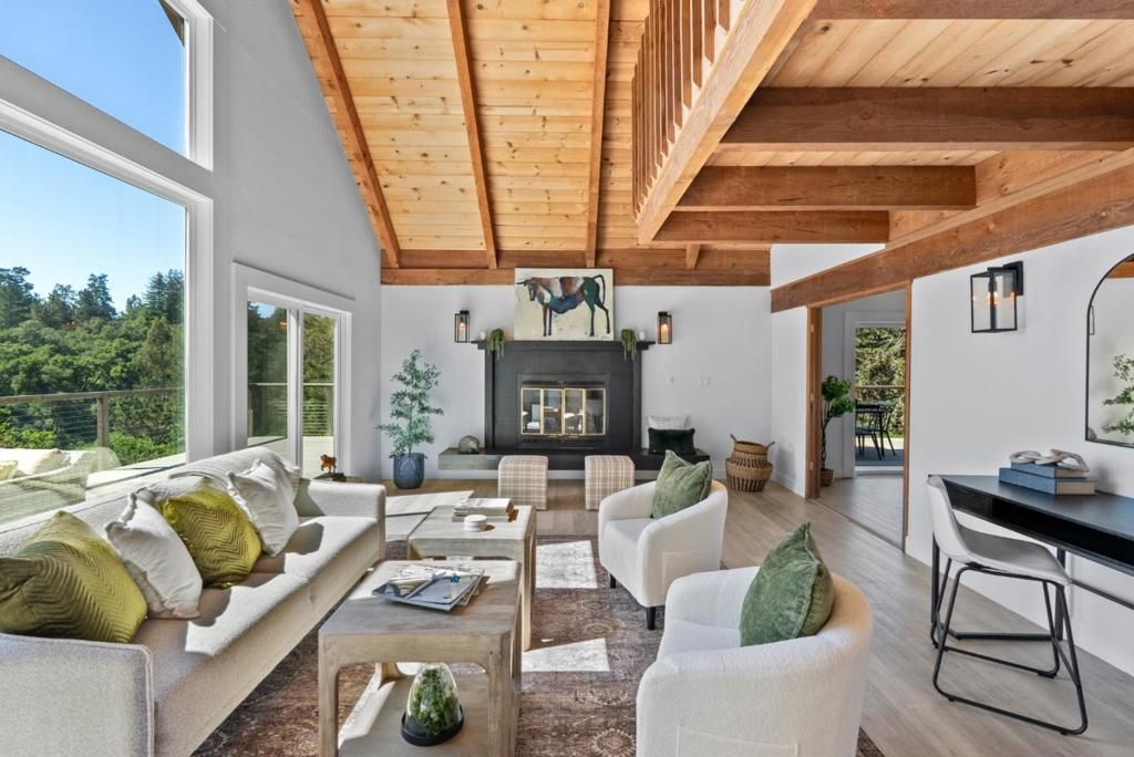 Image 4 of property listing at 688 Calabasas Road, Watsonville, CA 95076