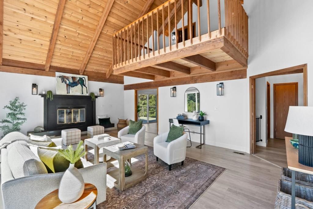 Image 8 of property listing at 688 Calabasas Road, Watsonville, CA 95076