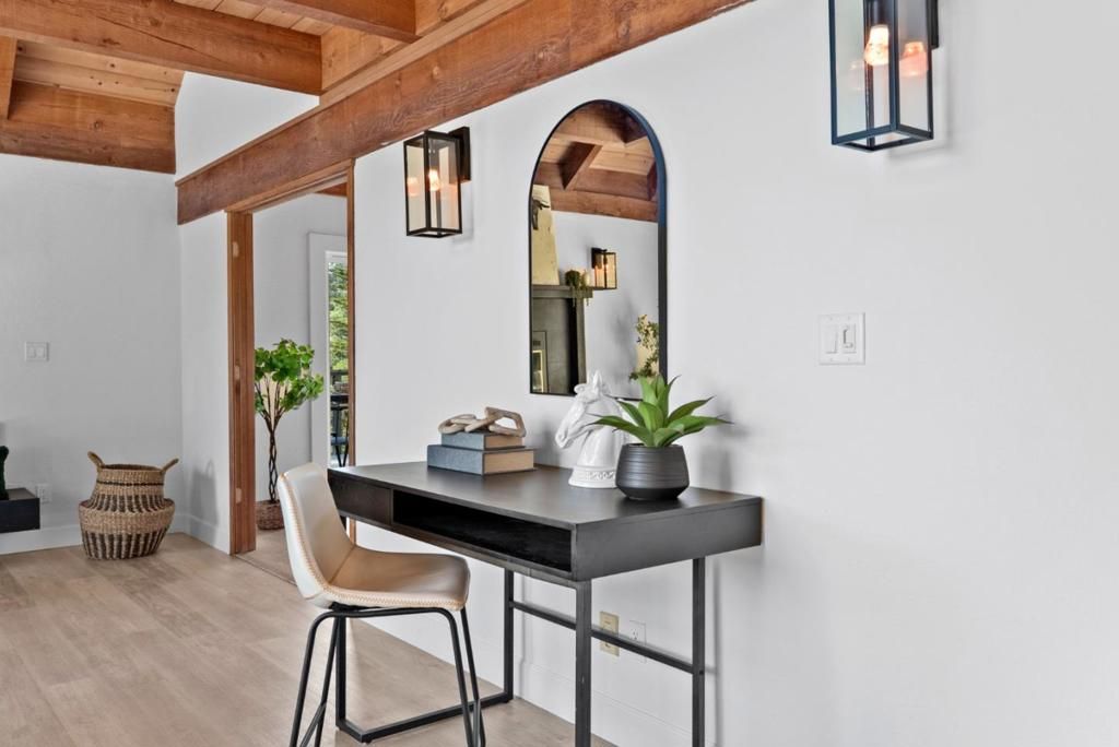 Image 9 of property listing at 688 Calabasas Road, Watsonville, CA 95076