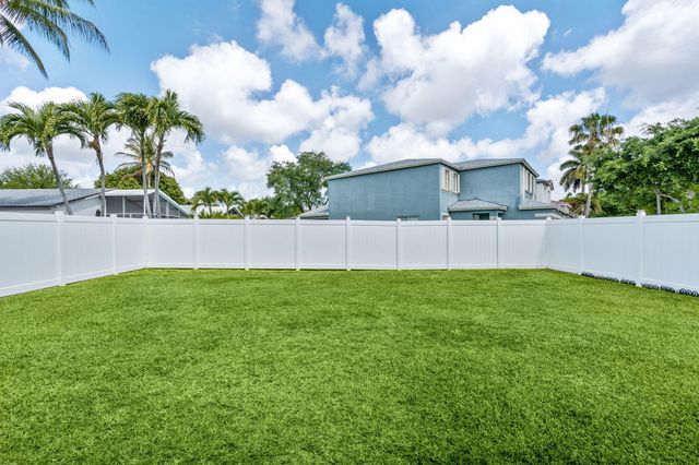 4659 SW 12th Court, Deerfield Beach, FL 33442