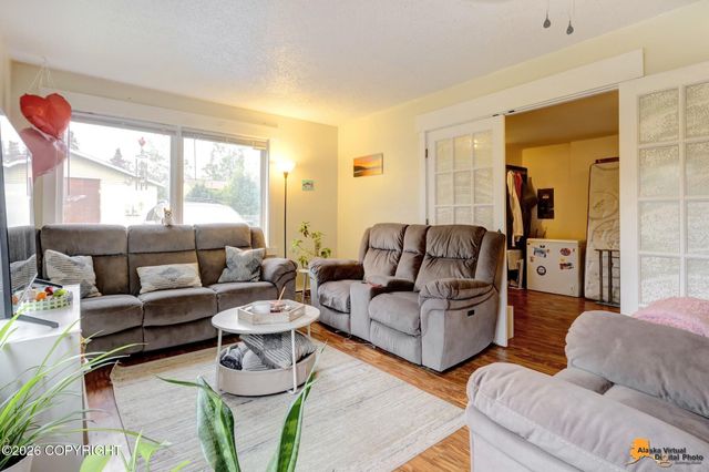 4004 Garfield Street, Anchorage, AK 99503
