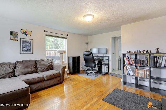 4004 Garfield Street, Anchorage, AK 99503