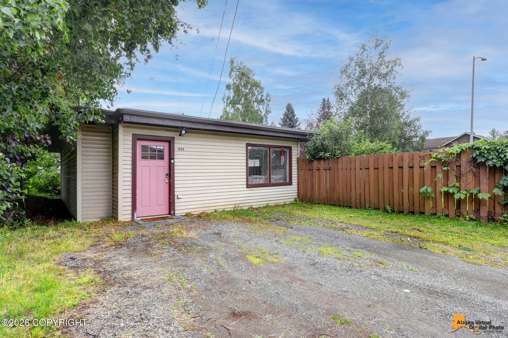 4004 Garfield Street, Anchorage, AK 99503