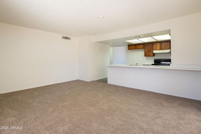 8621 W COLUMBUS Avenue, Phoenix, AZ 85037
