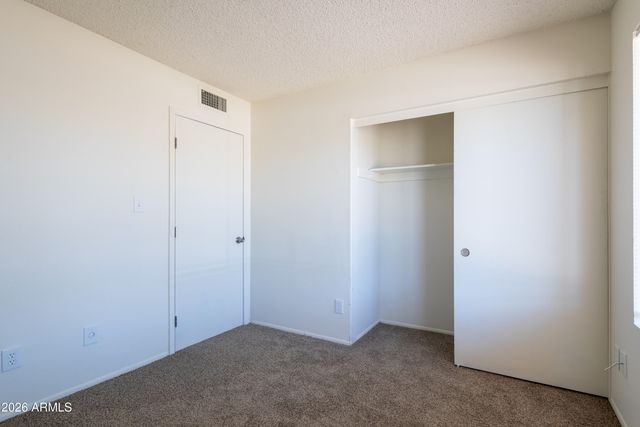 8621 W COLUMBUS Avenue, Phoenix, AZ 85037