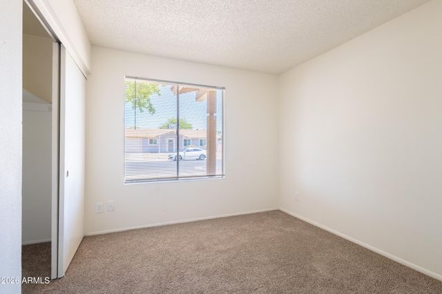 8621 W COLUMBUS Avenue, Phoenix, AZ 85037