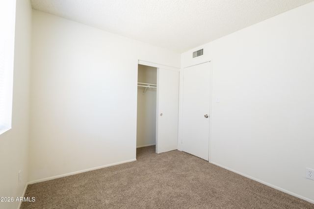 8621 W COLUMBUS Avenue, Phoenix, AZ 85037