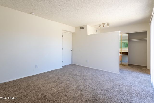 8621 W COLUMBUS Avenue, Phoenix, AZ 85037