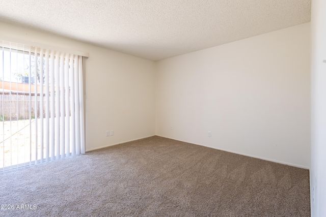 8621 W COLUMBUS Avenue, Phoenix, AZ 85037