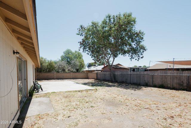 8621 W COLUMBUS Avenue, Phoenix, AZ 85037