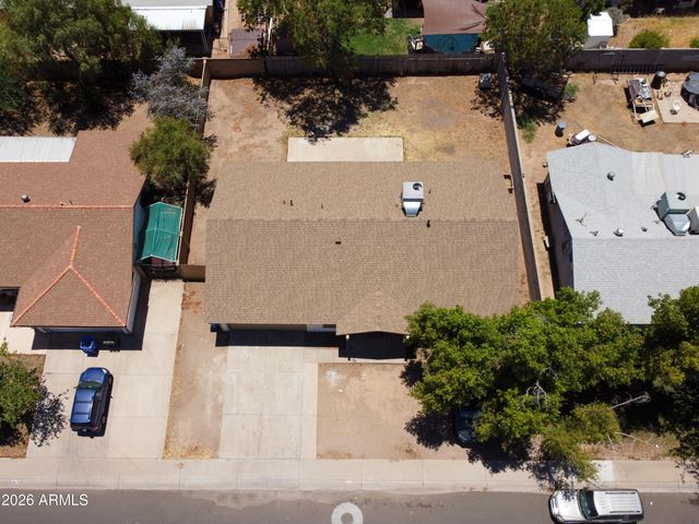 8621 W COLUMBUS Avenue, Phoenix, AZ 85037
