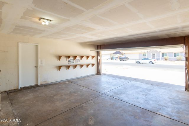 8621 W COLUMBUS Avenue, Phoenix, AZ 85037