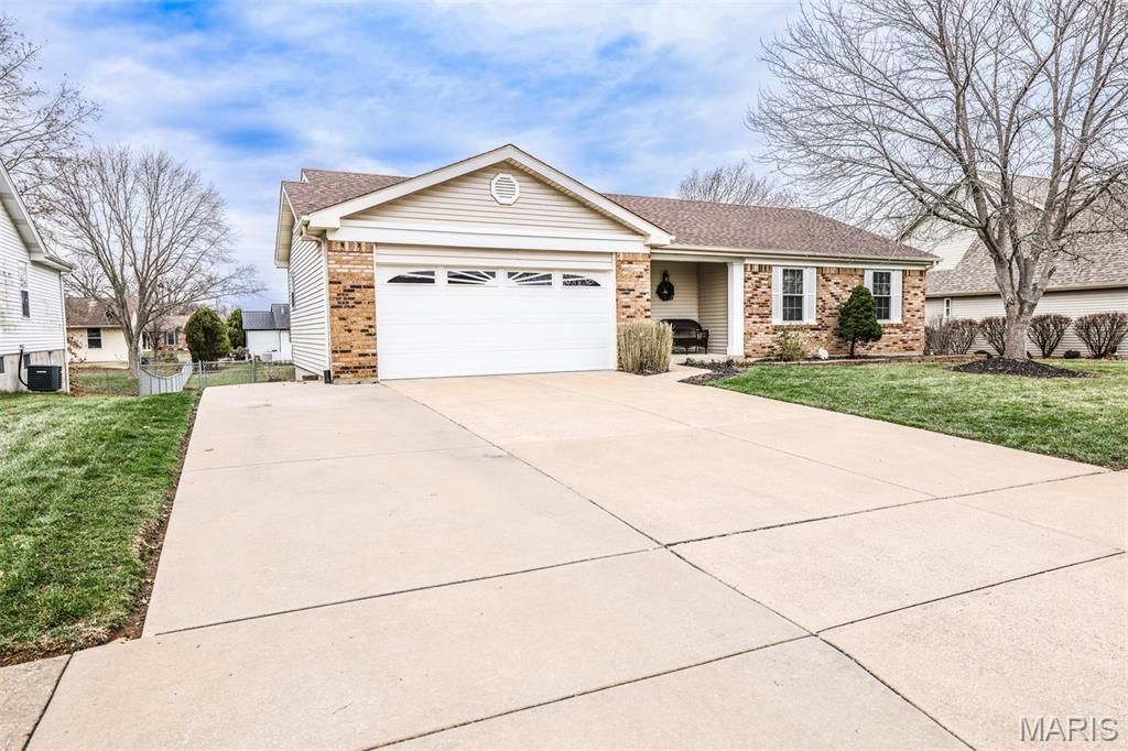 231 Brougham Drive, O'fallon, MO 63368