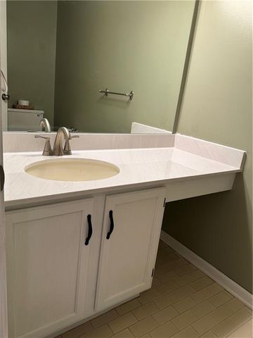 2412 Meadowglen Trail, Snellville, GA 30078