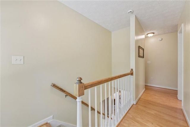 2412 Meadowglen Trail, Snellville, GA 30078