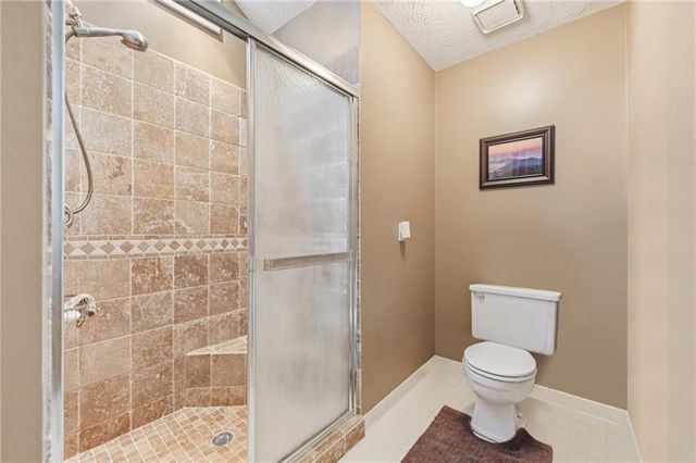 2412 Meadowglen Trail, Snellville, GA 30078