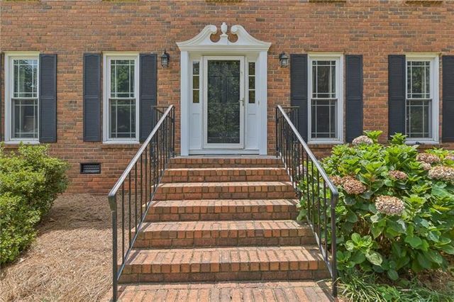 2412 Meadowglen Trail, Snellville, GA 30078