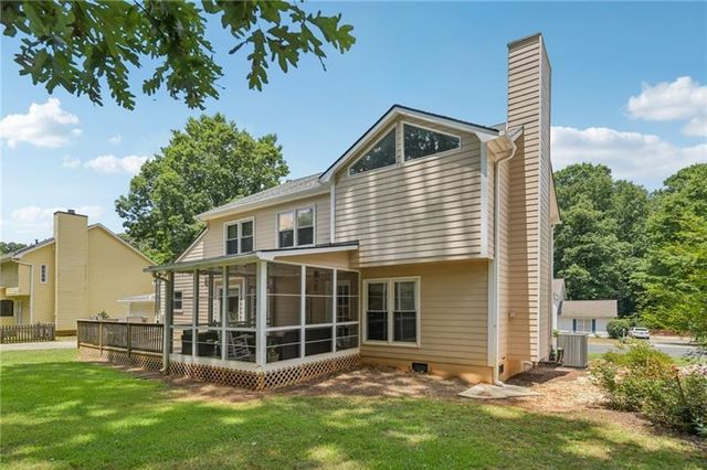 2412 Meadowglen Trail, Snellville, GA 30078