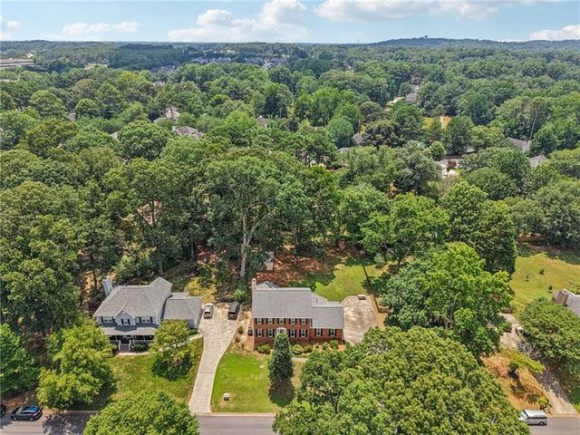 2412 Meadowglen Trail, Snellville, GA 30078