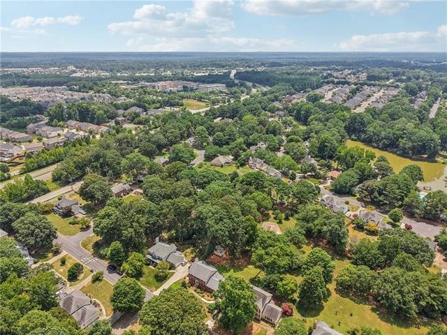 2412 Meadowglen Trail, Snellville, GA 30078