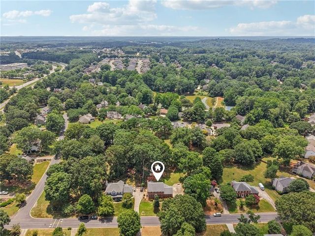 2412 Meadowglen Trail, Snellville, GA 30078