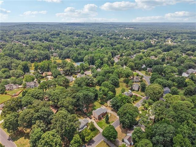 2412 Meadowglen Trail, Snellville, GA 30078