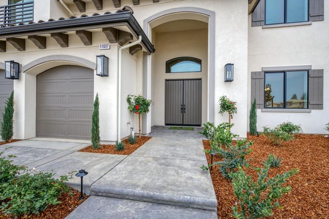 11637 N Trevino Lane, Fresno, CA 93730