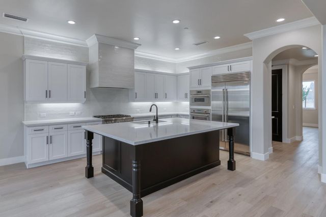 11637 N Trevino Lane, Fresno, CA 93730