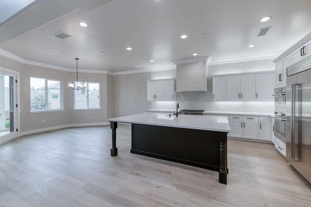 11637 N Trevino Lane, Fresno, CA 93730