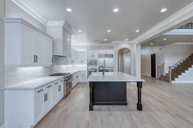 11637 N Trevino Lane, Fresno, CA 93730