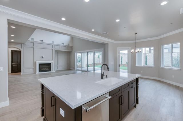 11637 N Trevino Lane, Fresno, CA 93730