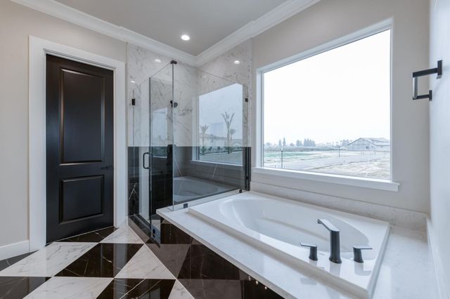 11637 N Trevino Lane, Fresno, CA 93730