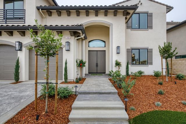 11637 N Trevino Lane, Fresno, CA 93730