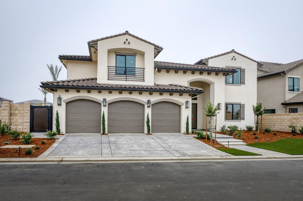 11637 N Trevino Lane, Fresno, CA 93730