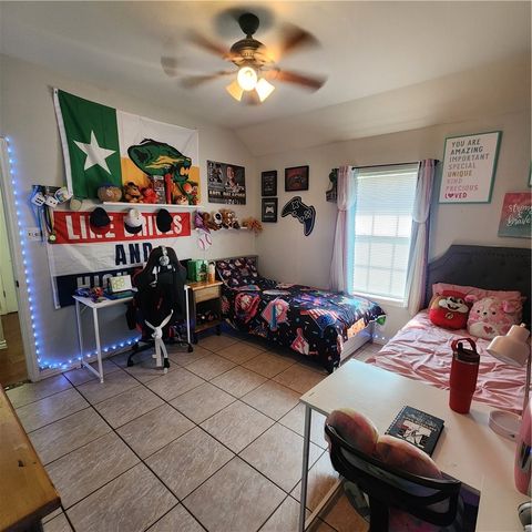 1308 Palm Ave, Kingsville, TX 78363