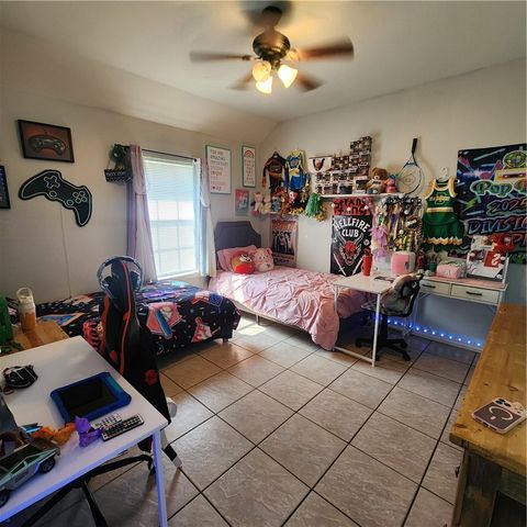 1308 Palm Ave, Kingsville, TX 78363