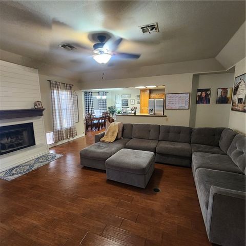 1308 Palm Ave, Kingsville, TX 78363