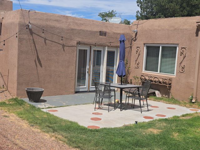 4220 Broadmoor Avenue NE, Albuquerque, NM 87108