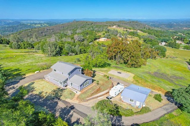 888 Old Neumann Rd, Rescue, CA 95672