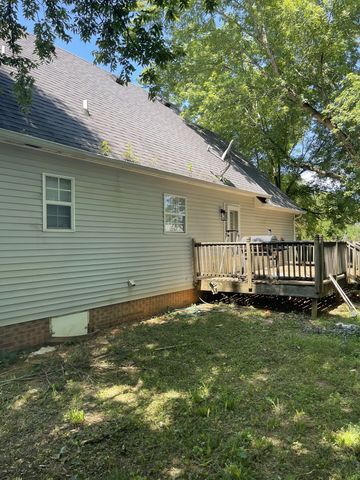 221 Jim Thorpe Dr, Clarksville, TN 37042