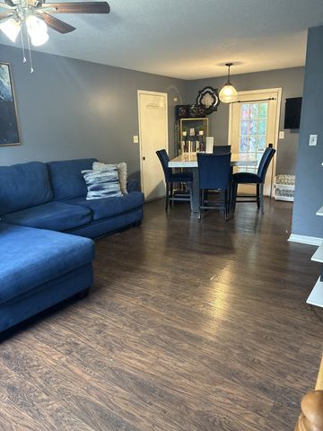 221 Jim Thorpe Dr, Clarksville, TN 37042