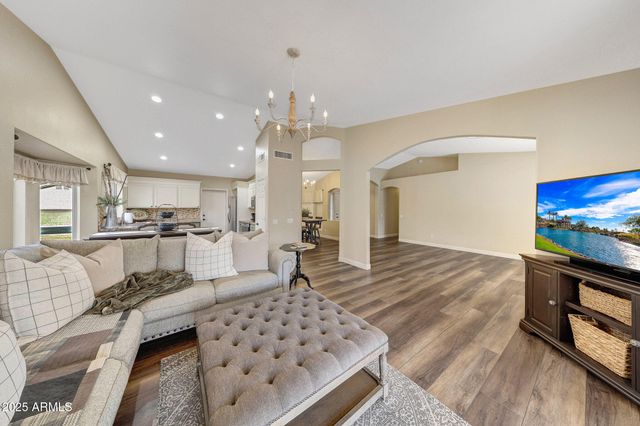 6401 W IRMA Lane, Glendale, AZ 85308