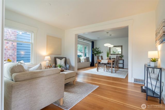 7531 25th Avenue NW, Seattle, WA 98117