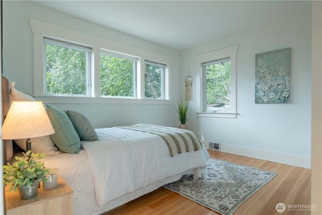 7531 25th Avenue NW, Seattle, WA 98117