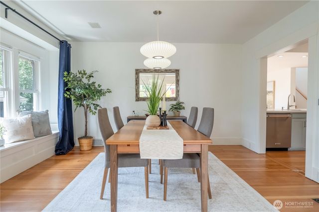 7531 25th Avenue NW, Seattle, WA 98117