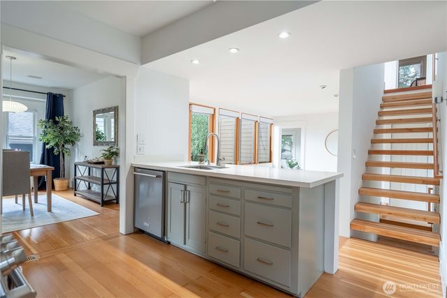 7531 25th Avenue NW, Seattle, WA 98117