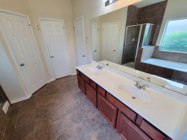 805 Arlington Pointe Drive, League City, TX 77573