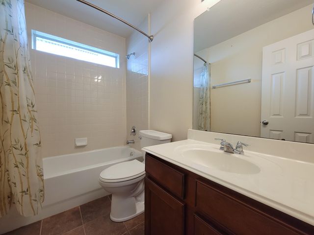 805 Arlington Pointe Drive, League City, TX 77573